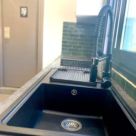 Urban Habitat Capsule Beds بيت شباب