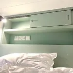 Urban Habitat Capsule Beds 旅馆