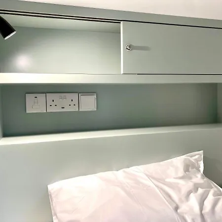Urban Habitat Capsule Beds * Nicosie