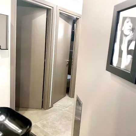 Urban Habitat Capsule Beds *