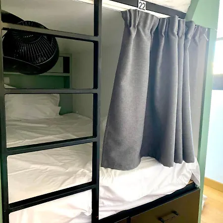 Hostel Urban Habitat Capsule Beds Nicosia