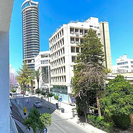 Hostel Urban Habitat Capsule Beds Nicosia