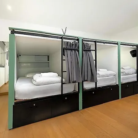 Hostel Urban Habitat Capsule Beds Nicosia