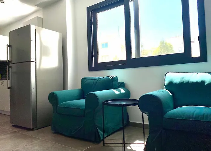 Urban Habitat Capsule Beds Ostello Nicosia