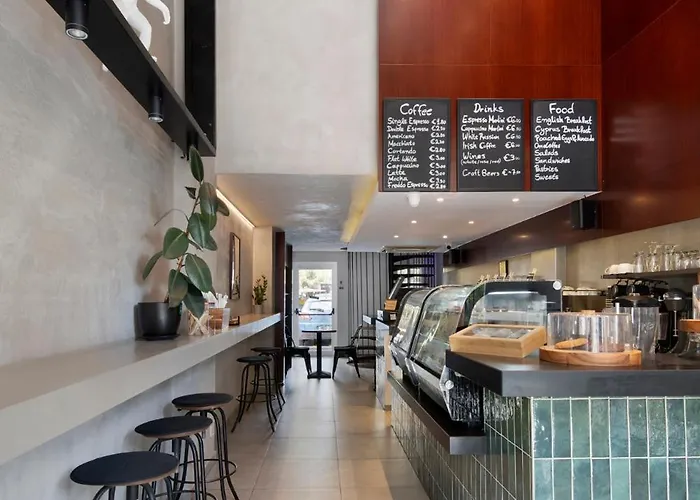 Urban Habitat Capsule Beds 호스텔 *