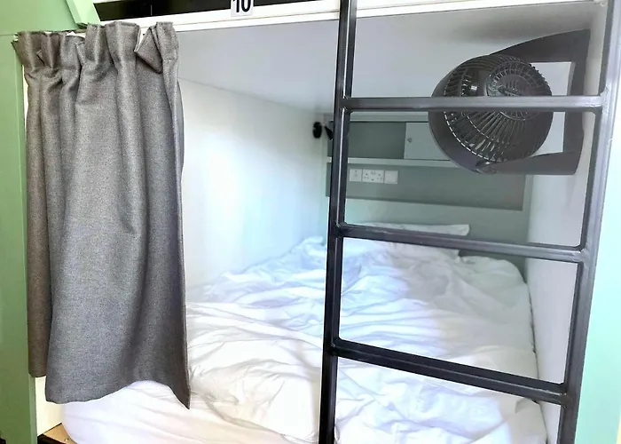 호스텔 Urban Habitat Capsule Beds *